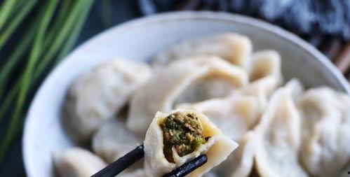 女孩爆料吃牙膏视频大全,牙膏成新潮流?揭秘女孩爆火吃牙膏视频背后的真相 第3张 女孩爆料吃牙膏视频大全,牙膏成新潮流?揭秘女孩爆火吃牙膏视频背后的真相 第3张