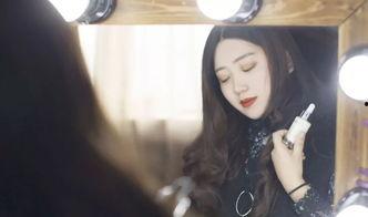 网红精神小妹吃瓜,吃瓜成瘾，揭秘娱乐圈幕后风云  第2张