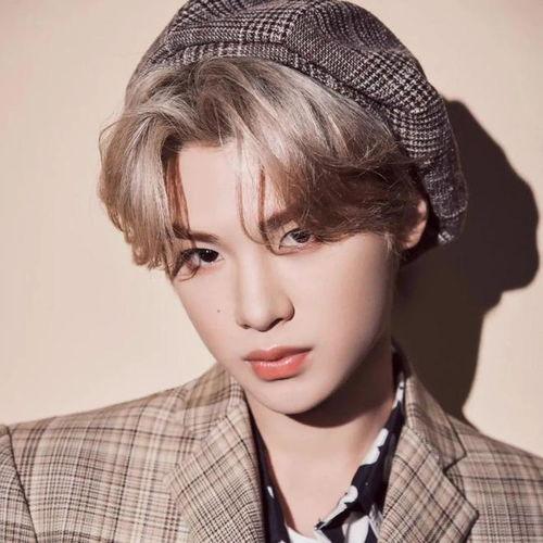 娱乐八卦每日爆料黄明昊,揭秘明星背后的故事