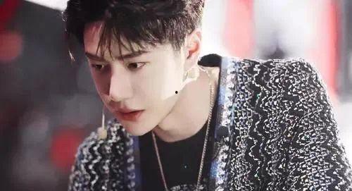 娱乐大爆料王一博,娱乐界新晋巨星，魅力四射的舞蹈狂热者  第3张