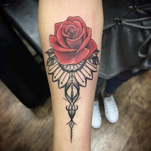 网红推特女吃瓜纹身,揭秘网络红人的时尚与争议”  第3张