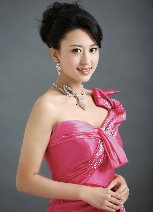 主持人御姐爆料新闻,独家新闻大揭秘！